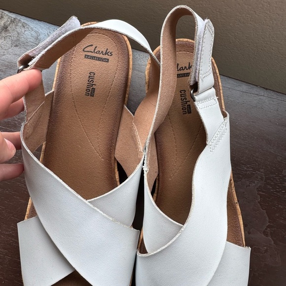 Clarks - cushion soft White wedge Sandals - Picture 2 of 7